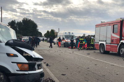 Malore alla guida, poi lo schianto contro un furgone: muore 34enne, ferita la moglie - Corriere Salentino