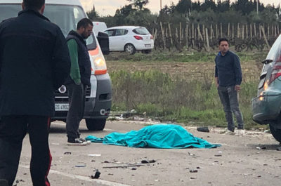 Malore alla guida, poi lo schianto contro un furgone: muore 34enne, ferita la moglie - Corriere Salentino