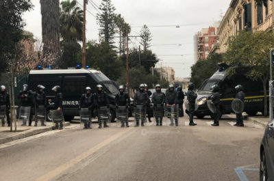 Città "sfregiata" dopo il corteo No Tap, la Digos identifica e denuncia 22 attivisti - Corriere Salentino