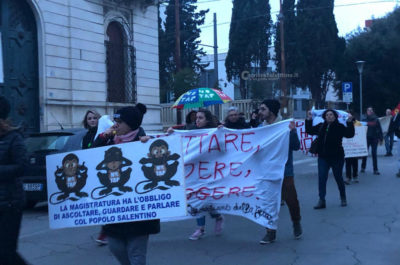 Città "sfregiata" dopo il corteo No Tap, la Digos identifica e denuncia 22 attivisti - Corriere Salentino
