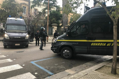 Città "sfregiata" dopo il corteo No Tap, la Digos identifica e denuncia 22 attivisti - Corriere Salentino