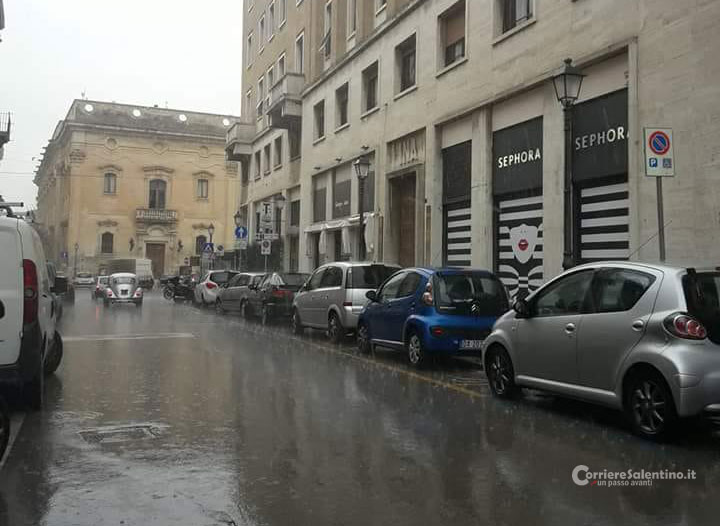 Allerta meteo arancione: disposta a Lecce chiusura scuole di ogni ordine e grado per la giornata di martedì 12 novembre - Corriere Salentino