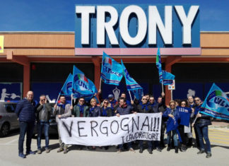 Chiude Trony, sit-in di protesta a Gallipoli. Uiltucs: ”Necessario l’intervento delle Istituzioni”