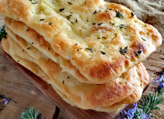 Food blogger in vetrina. Schiacciata al mais e timo di Francesca Vassallo