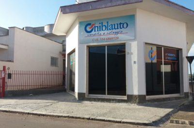 Notte "rovente" nel Salento, bruciano otto mezzi: distrutto un autosalone a Collepasso - Corriere Salentino