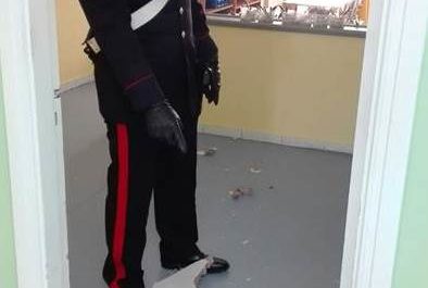 Colta sul fatto insieme al complice mentre ruba nella scuola: arrestata la "ladra di Porto Cesareo" - Corriere Salentino