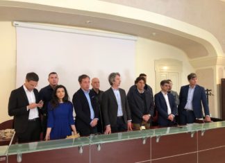 Centrodestra all’attacco con Messuti e Perrone più vicini: “Unica opera pubblica di Salvemini le transenne di Viale Marconi: ha perso 5 milioni”