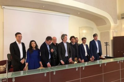 Centrodestra all’attacco con Messuti e Perrone più vicini: “Unica opera pubblica di Salvemini le transenne di Viale Marconi: ha perso 5 milioni” - Corriere Salentino