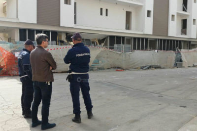 Esplosione nell'hotel in ristrutturazione sul lungomare di Gallipoli, ingenti i danni - Corriere Salentino
