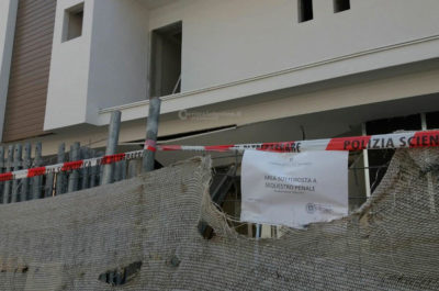 Esplosione nell'hotel in ristrutturazione sul lungomare di Gallipoli, ingenti i danni - Corriere Salentino