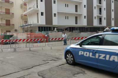 Esplosione nell'hotel in ristrutturazione sul lungomare di Gallipoli, ingenti i danni - Corriere Salentino