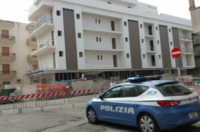 Esplosione nell'hotel in ristrutturazione sul lungomare di Gallipoli, ingenti i danni - Corriere Salentino
