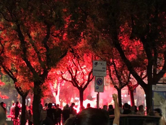 Lecce, una gioia B-estiale! Dal tradizionale bagno nella fontana ai cori: tutta la festa minuto per minuto - Corriere Salentino