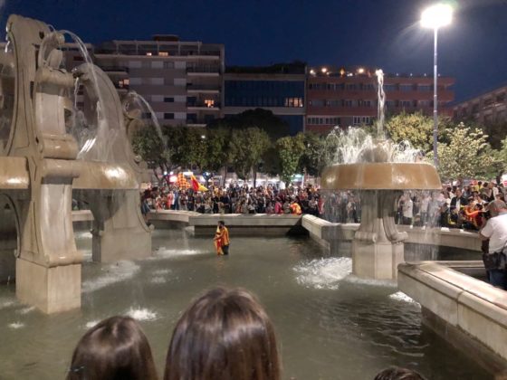 Lecce, una gioia B-estiale! Dal tradizionale bagno nella fontana ai cori: tutta la festa minuto per minuto - Corriere Salentino