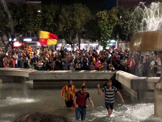 Lecce, una gioia B-estiale! Dal tradizionale bagno nella fontana ai cori: tutta la festa minuto per minuto - Corriere Salentino
