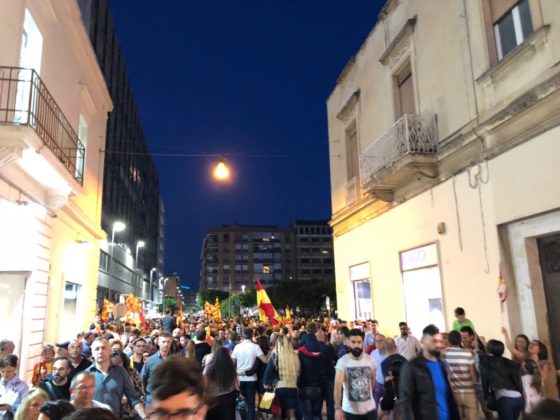 Lecce, una gioia B-estiale! Dal tradizionale bagno nella fontana ai cori: tutta la festa minuto per minuto - Corriere Salentino