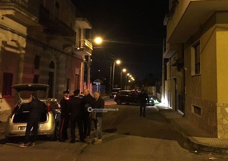 Lecce, gambizzato in strada commerciante. I suoi negozi danneggiati già due volte