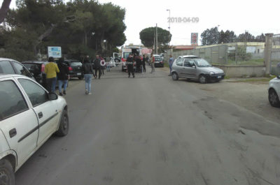 Moto contro auto all'ingresso del paese: giovane centauro finisce in ospedale - Corriere Salentino