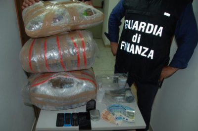 Nella villetta ordigni, cocaina e 25 chili di marijuana: nuovi guai per il 63enne Ciro Vacca - Corriere Salentino