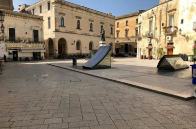 Lecce, città senza parcheggi, dove i posti auto diminuiscono e le multe fioccano - Corriere Salentino