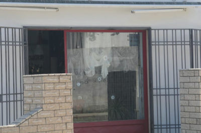 Paura a Taviano, dieci colpi di pistola contro le vetrate del bistrot "Red & White" - Corriere Salentino