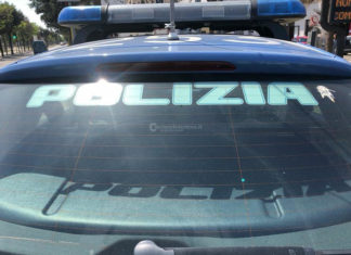 Si trasforma in stalker e terrorizza per mesi i bimbi dei vicini: ai domiciliari un 45enne