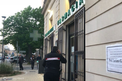 Coltello in pugno, rapina farmacia di via Leuca: è "caccia" al bandito solitario - Corriere Salentino