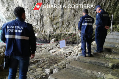 Attracchi e passaggi pedonali abusivi: sequestrata parte della "Grotta della Zinzulusa" - Corriere Salentino