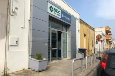 Nuovo assalto ai bancomat del Salento, i ladri vengono inseguiti ma riescono a fuggire col bottino: 24mila euro - Corriere Salentino