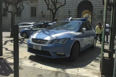 Scazzottata in pieno giorno nella villa comunale davanti a decine di bambini: monta la rabbia tra i cittadini - Corriere Salentino