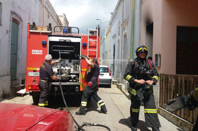 Accendono il deumidificatore per asciugare le pareti appena pitturate e si scatenano le fiamme - Corriere Salentino