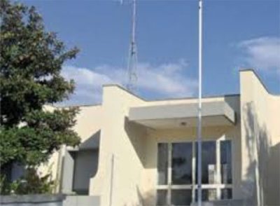 Sannicola, l’asilo nuovo resta chiuso e i cittadini protestano. Il Comune ha già avviato le procedure per la risoluzione del contratto - Corriere Salentino