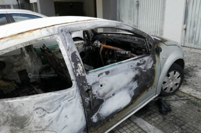 Rogo notturno nella 167: distrutta l'auto di un 20enne leccese, danneggiati altri due veicoli - Corriere Salentino