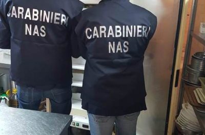 Ispezione dei Nas nel locale in centro, trovate blatte e carcasse di topo: chiusura immediata - Corriere Salentino