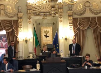 Regolamento e programmazione per l’uso dei Teatini si trasformano in una bomba per la maggioranza: scontro Giannotta – Ria
