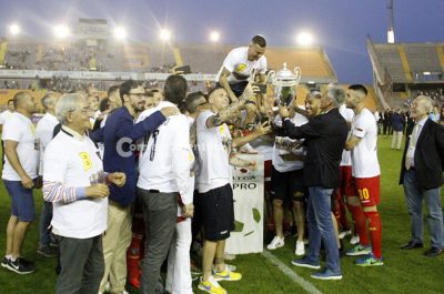 Il Lecce festeggia, sconfitta col Padova e voltare pagina - Corriere Salentino