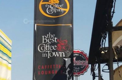 Appiccano le fiamme all'esterno del bar, ancora una intimidazione nel Salento - Corriere Salentino