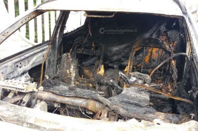 Ennesimo veicolo distrutto dal fuoco, ancora una donna nel mirino: distrutta l'auto in uso ad una giovane - Corriere Salentino