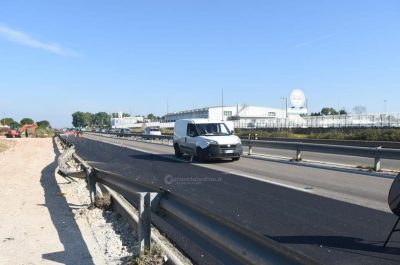 Ubriaco e drogato, perde il controllo dell'auto e si schianta contro il guardrail: 28enne in prognosi riservata - Corriere Salentino