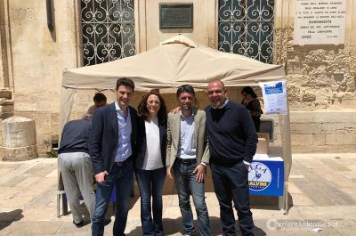 La Lega in piazza per il ‘Contratto di Governo’, dopo il sì M5S. Marti e Caroppo: “Centrodestra resterà unito nonostante i mal di pancia” - Corriere Salentino