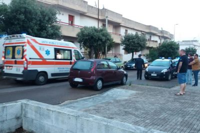 Si scaglia contro la casa dell'ex velina di "Striscia la Notizia" e semina il panico armato di coltello: cercava il cane - Corriere Salentino