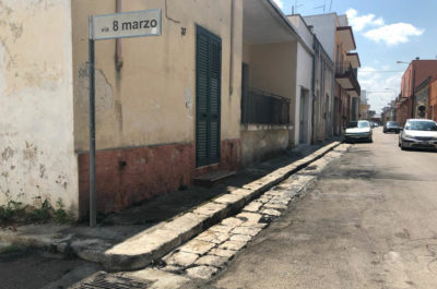 Raid incendiario a mezzanotte, distrutte dalle fiamme le auto di tre vicini di casa - Corriere Salentino