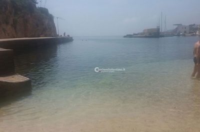 Malore in acqua per una donna, che rischia di annegare: "codice rosso" in ospedale, è grave - Corriere Salentino