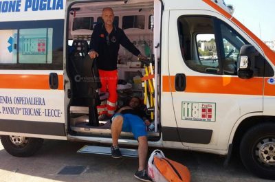 Riprendono gli sbarchi, 60 migranti approdano a Leuca sul veliero: molti bambini, c'è anche una donna incinta - Corriere Salentino