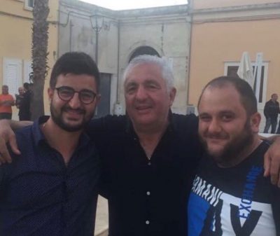 Andare Oltre sigla la “beffa di Vernole” rottamando il sindaco uscente per due voti. AO sbarca in provincia di Brindisi - Corriere Salentino