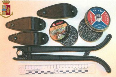 Comprano online armi ad aria compressa, ma letali: sequestrato anche un fucile da cecchino - Corriere Salentino