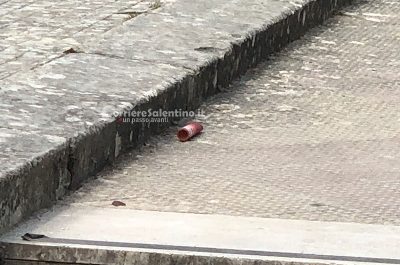 Estintori svuotati, sedie gettate e colla nella serratura: vandali in tre scuole alla vigilia della maturità - Corriere Salentino