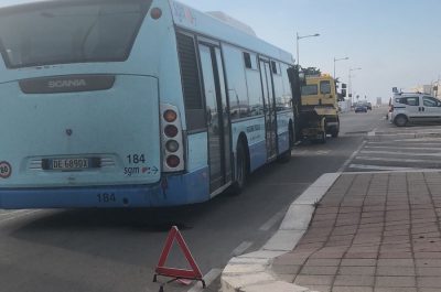 San Cataldo di Lecce. Il bus del trasporto urbano si rompe e i passeggeri rimangono appiedati - Corriere Salentino