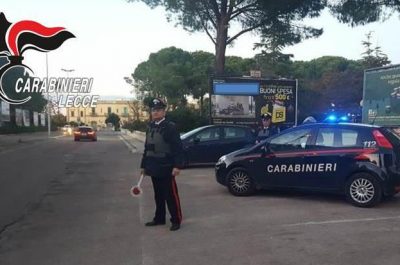 In auto con asce, coltelli o documenti falsi e rubati: raffica di denunce nel basso Salento. Nei guai giovane estorsore - Corriere Salentino