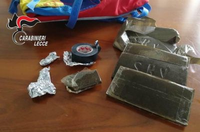 Oltre quattro etti di "fumo" nascosti in casa: 43enne finisce in carcere - Corriere Salentino